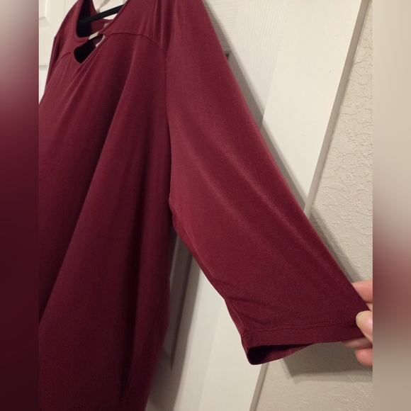 Catherines Deep Red Long Sleeve Top - Picture 3 of 3